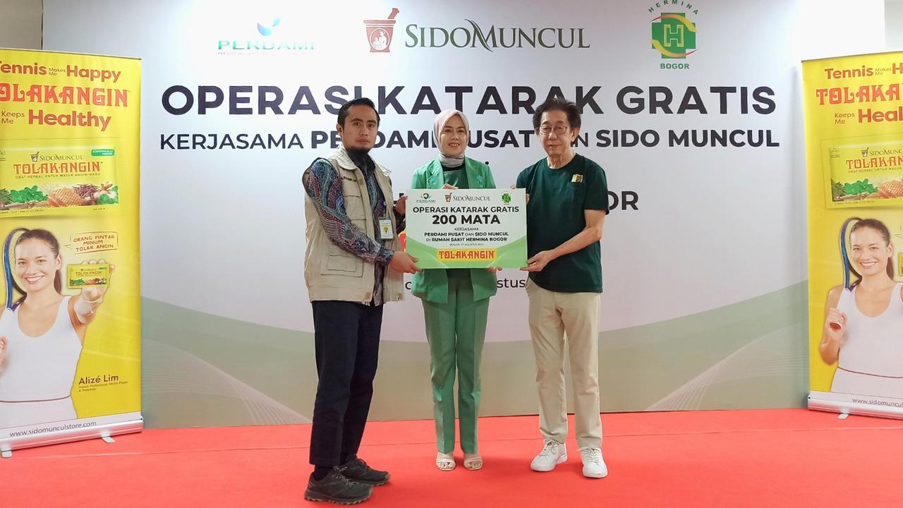 Sido Muncul Berikan Operasi Gratis untuk 200 Penderita Katarak di Bogor