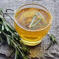 ilustrasi teh rosemary/svf74/Shutterstock
