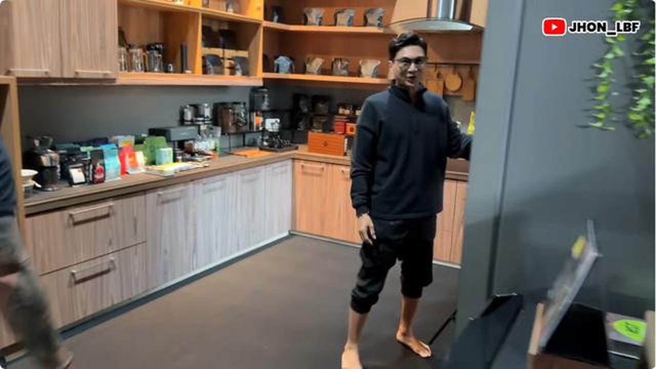 6 Potret Dapur Rumah Anji Manji dengan Konsep Open Space dan Bernuansa Kayu