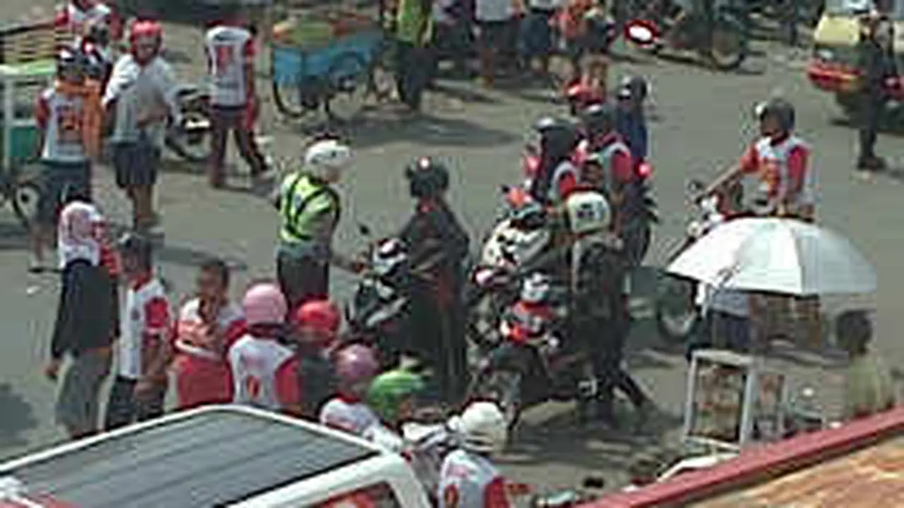 Jalan tambak 