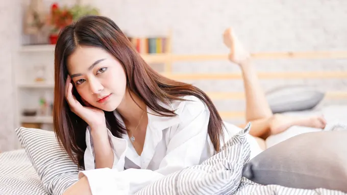perempuan bangun tidur
