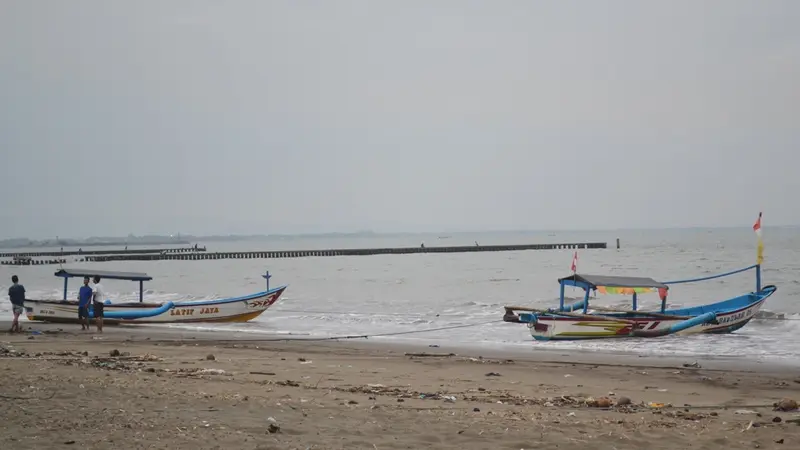 Pantai teluk penyu, Cilacap, Jawa Tengah. (Foto: Liputan6.com/Muhamad Ridlo)