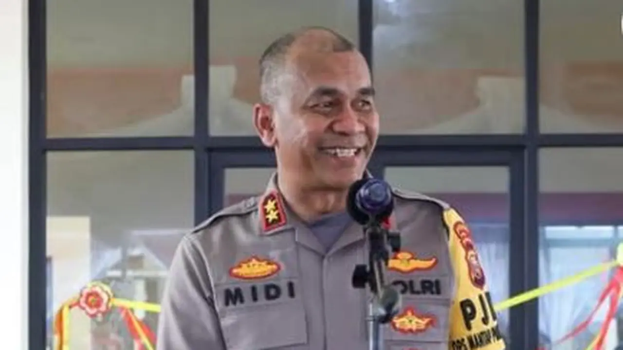 Irjen Midi Siswoko diangkat sebagai Gubernur Akpol Lemdiklat Polri menggantikan Irjen Krisno Halomoan Siregar.