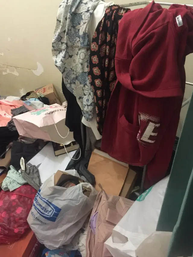 Cewek Ini Kaget Temukan Kamar Teman Kosnya Penuh Sampah, Warganet: Itu Gangguan Kejiwaan
