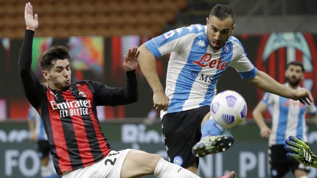 FOTO: Terpleset di San Siro, AC Milan Kian Menjauh dari Inter Milan