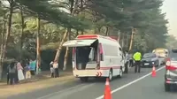 Kecelakaan BYD Tabrak Raize hingga Terguling di Tol Jagorawi