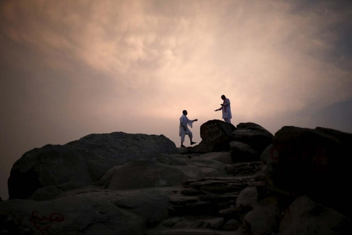 Berdoa di Jabal Thawr, tempat sembunyi Rasulullah dari orang Quraisy