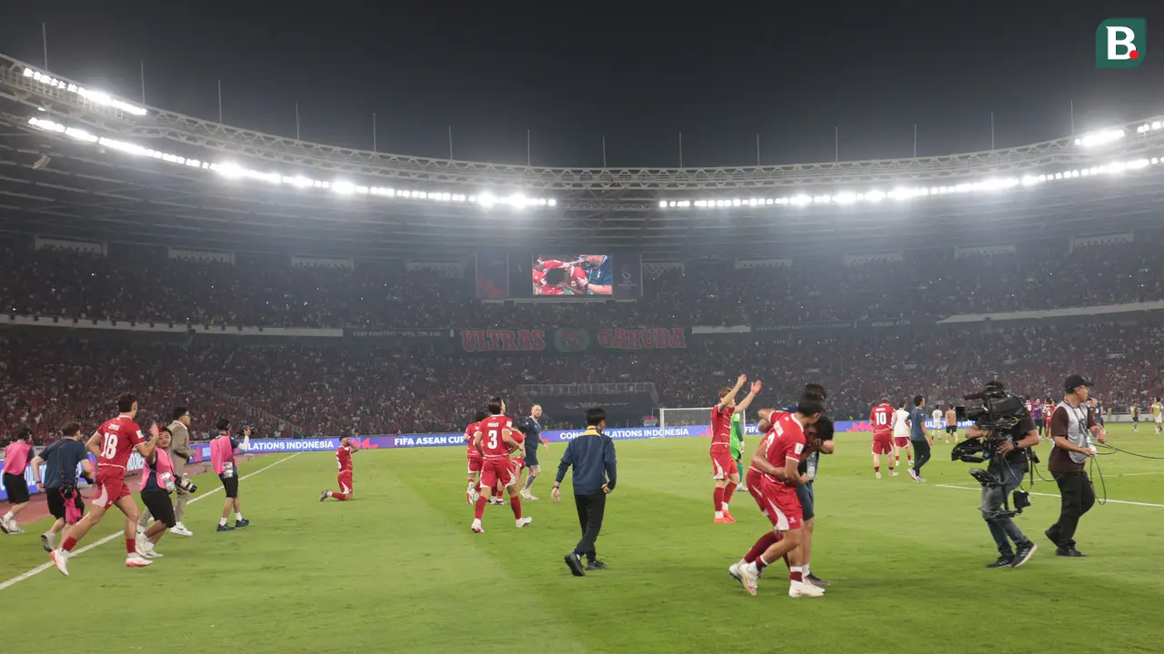 Euforia Juara, Pemain Timnas Indonesia Berlari Sambangi Tribun Suporter