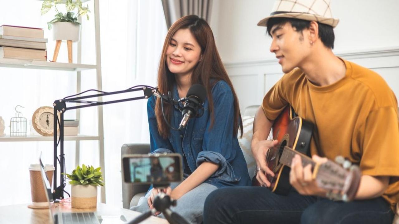Bikin Konten Live Jamming Bareng Teman Buat Eksplor Musikmu