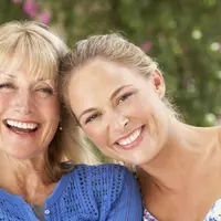 Dengan kebaikan hatinya, lima zodik ini pandai curi perhatian calon mertua. (Sumber foto: huffingtonpost.com)