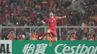 Gaya Marko Simic merayakan golnya ke gawang Tampines Rovers pada laga Piala AFC 2018 di Stadion Utama GBK, Senayan, Jakarta (28/2/2018). Persija unggul sementara 3-1. (Bola.com/Nick Hanoatubun)