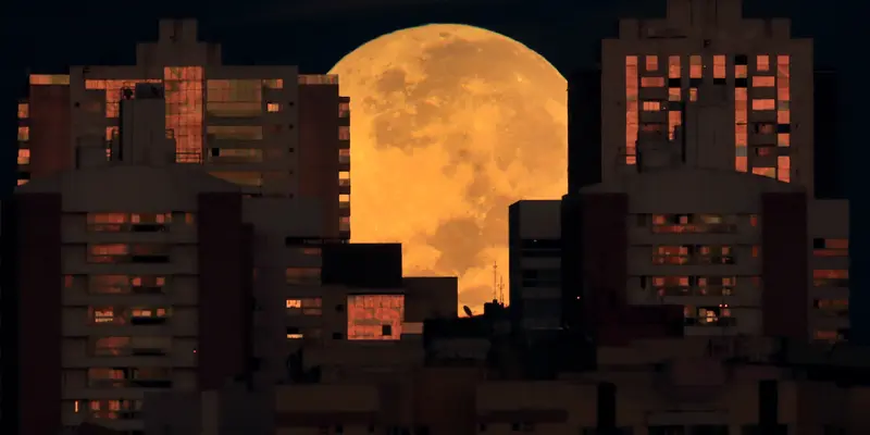 Penampakan Gerhana Bulan Total di Penjuru Dunia