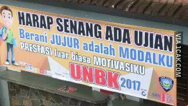 6 Tulisan Typo di Spanduk Sekolah Ini Nyeleneh, Bikin Murid Tepuk Jidat