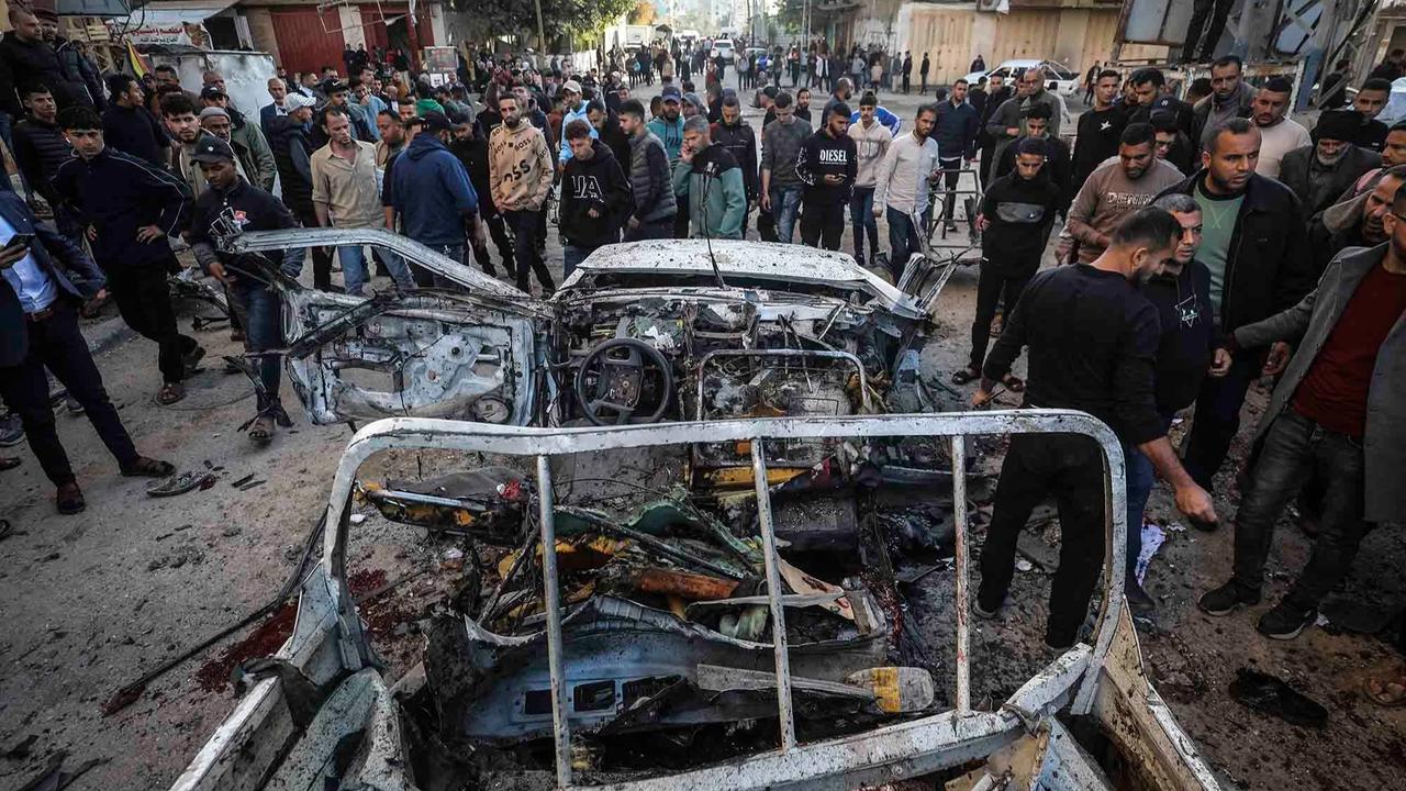FOTO: Serangan Udara Israel Sasar Jip Polis di Gaza Tewaskan Tiga Orang
