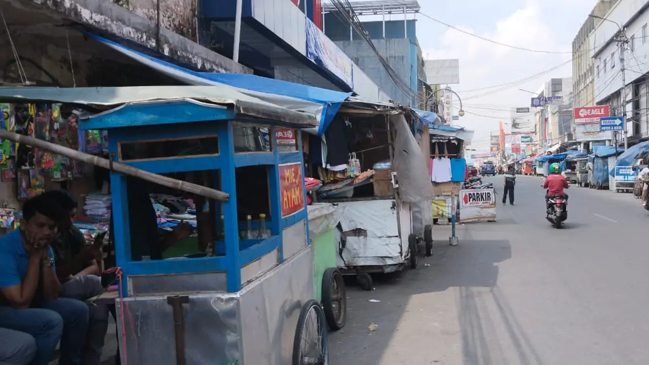 Pemerintah Daerah (Pemda) Garut, Jawa Barat bakal menyulap jalan Jenderal A. Yani atau kawasan ‘Pengkolan’ menjadi kawasan asri pusat wisata bak Malioboro di Jogjakarta. (Liputan6.com/Jayadi Supriadin)