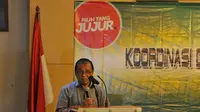 Wakil Ketua KPK Busyro Muqoddas mengatakan sedikitnya 2 masalah yang selama ini terjadi dalam hasil kajian bidang pencegahan KPK terkait alokasi anggaran pemerintah daerah terkait pengadaan barang dan jasa (Liputan6.com/JohanTallo).