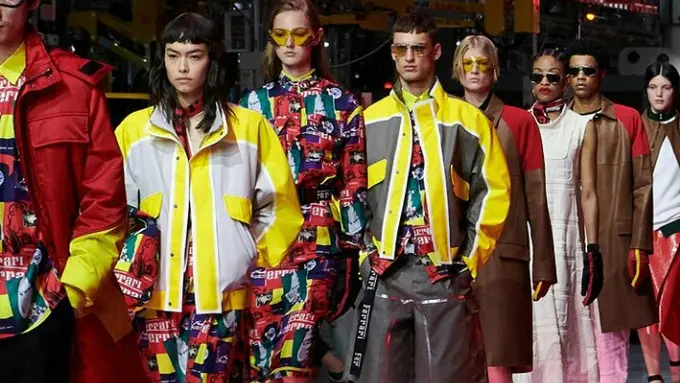 Debut Ferrari, Rilis Koleksi Fashion Ready to Wear yang Futuristik