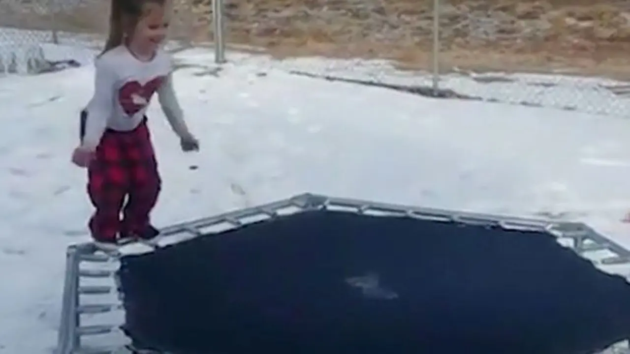 [Bintang] Karena Hal Tak Kasat Mata, Bocah Ini Terjatuh Saat Main Trampolin