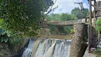 Kondisi aliran Sungai Cimeta usai dugaan pencemaran di Desa Tagog Apu, Kecamatan Padalarang Kabupaten Bandung Barat, Selasa (31/5/2022).