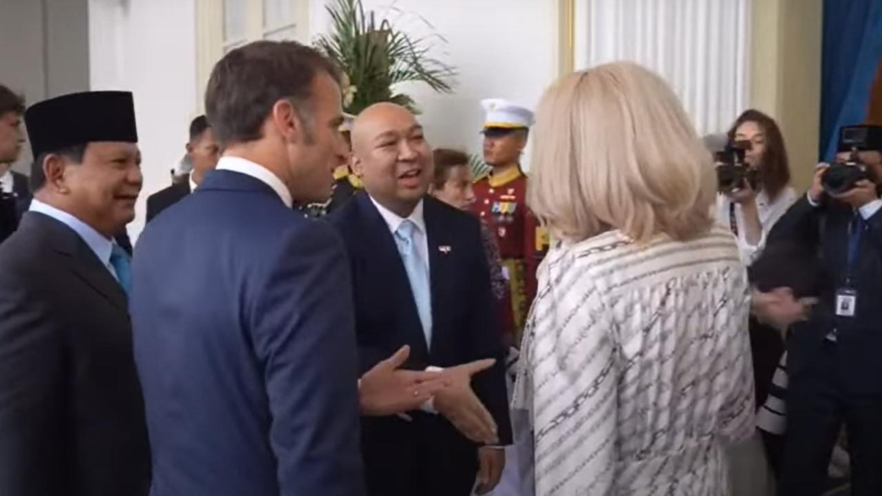Momen Prabowo Kenalkan Didit ke Presiden Prancis Emmanuel Macron di Istana Merdeka