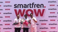 Saeful Mustofa menerima simbolis hadiah rumah dari Smartfren, Senin (14/10/2019)