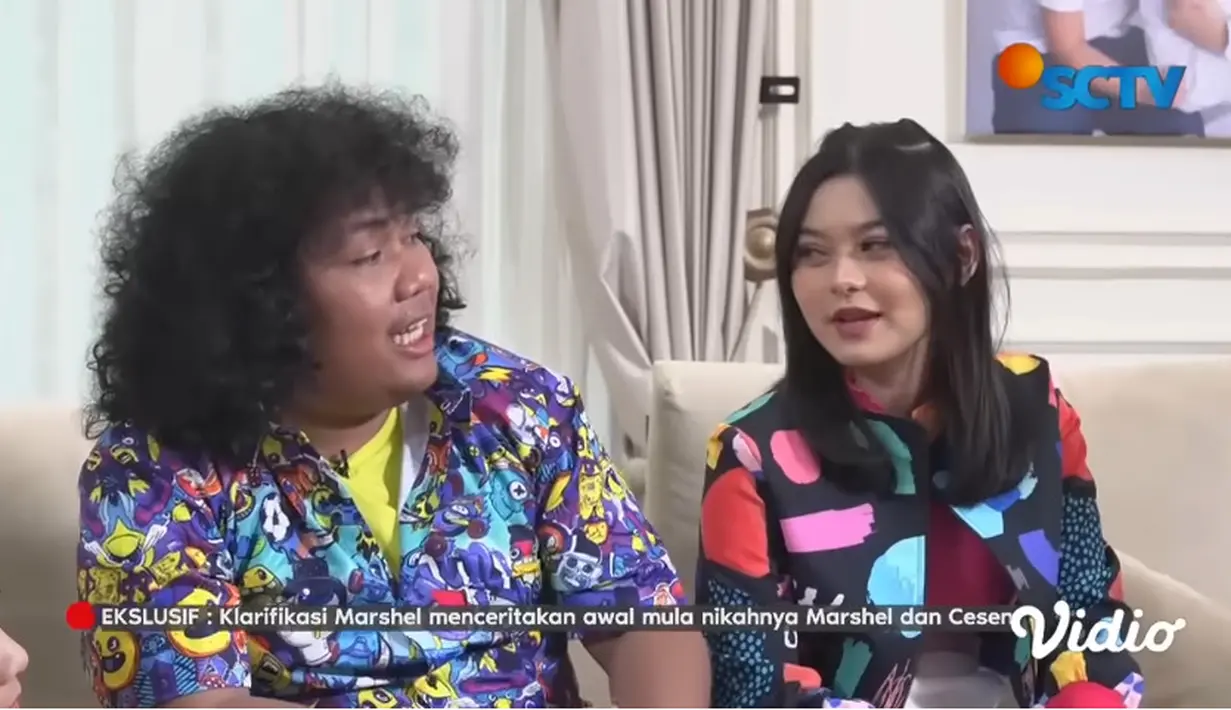 Saat berbincang dengan Nagita Slavina dan Raffi Ahmad, Marshel menceritakan pernah pacaran dua tahun dengan Cesen. Hal itu diungkapkan saat menjadi bintang tamu dalam video bertajuk 'Lagi Viral!! Papa Raffi dan Mama Gigi Introgasi Marshel Soal Pernikahannya? | House of Mama Gigi' di kanal Youtube SCTV. [Youtube/SCTV]