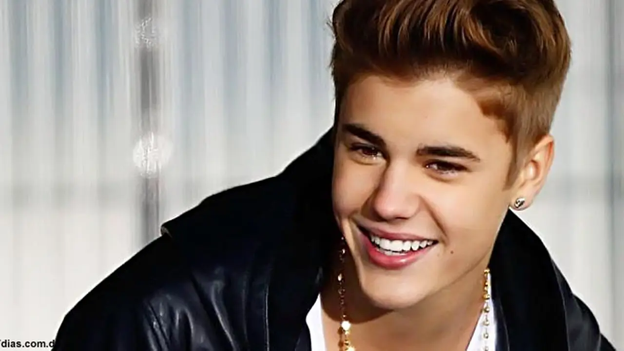 justin-bieber-130502b.jpg