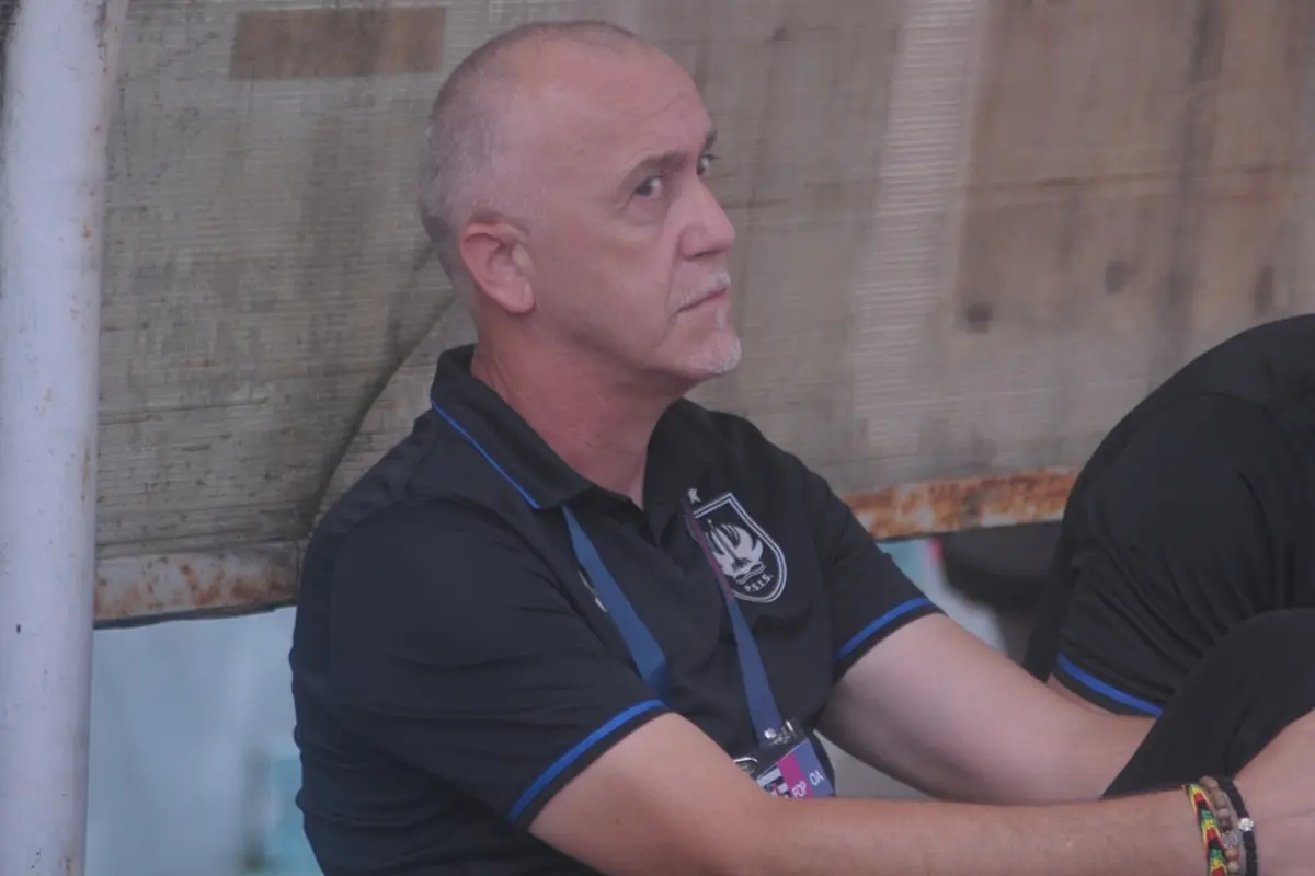 Pelatih PSIS Semarang, Dragan Djukanovic.