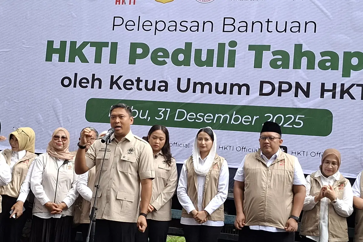 Wakil Menteri Pertanian, Sudaryono mengirimkan bantuan untuk korban bencana Sumatera dari Himpunan Kerukunan Tani Indonesia (HKTI). (Liputan6.com/Arief)