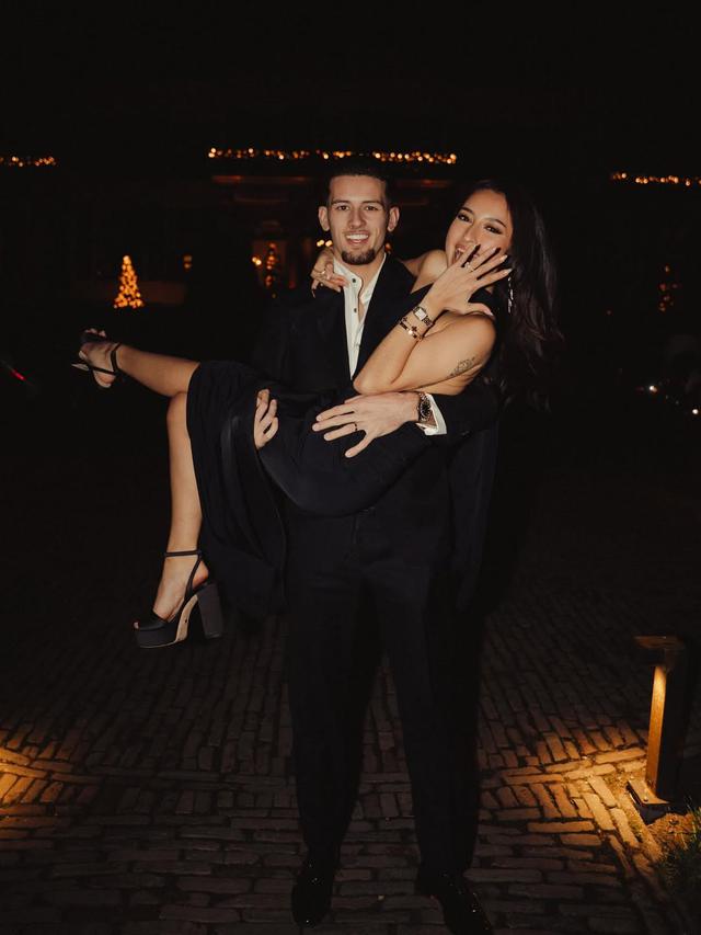 7 Potret Detik-detik Jennifer Coppen Dilamar Justin Hubner, Kamari Ikut Dapat Cincin