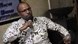 Mantan relawan Jokowi, Komisaris PT Adhi Karya , Hironimus Hilapok saat dialog 'Politik Etis Ala Jokowi " Jakarta, Selasa (1/4/2015). Hilapok mengaku tak ada kewajiban dirinya memberi sesuatu pada Jokowi.(Liputan6.com/Helmi Afandi)
