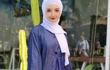 8 Model Gamis Syar'i Polos Kombinasi Dua Warna Terbaru 2025
