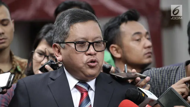 Bicara Soal Azwar Anas, Sekjen PDIP Keluarkan Air Mata