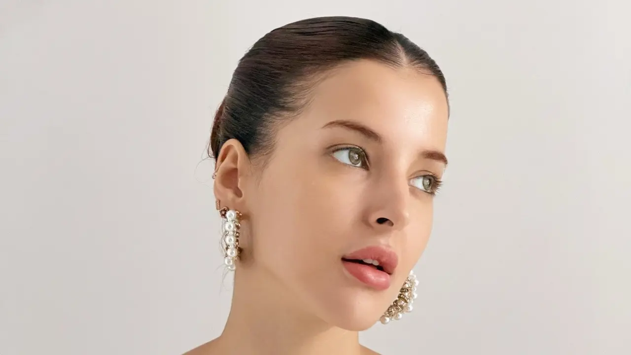 Tasya Farasya Tampil Manglingi dengan Glass Skin, Makeup Minimalis Bikin Pesonanya Makin Fresh