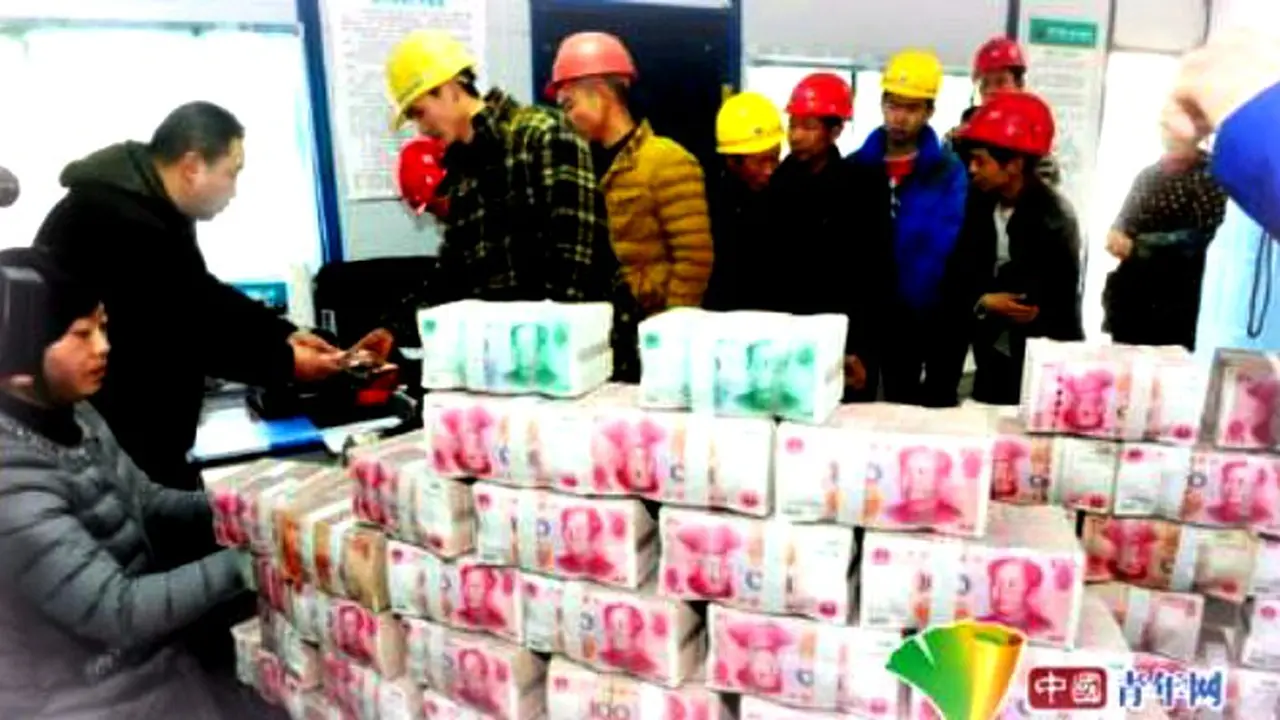 Cara Unik Perusahaan Bayar Gaji Pegawai, Tumpuk Uang 10 Juta Yuan