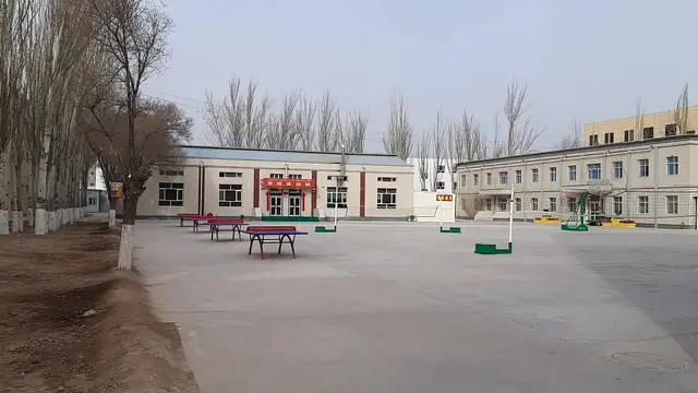 "Pusat pelatihan vokasional Shule" di Shule Country, Prefektur Kashgar, Xinjiang (26/2/2019) (Rizki Akbar Hasan / Liputan6.com)