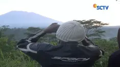 Status Gunung Agung Bali naik dari waspada menjadi siaga tiga.