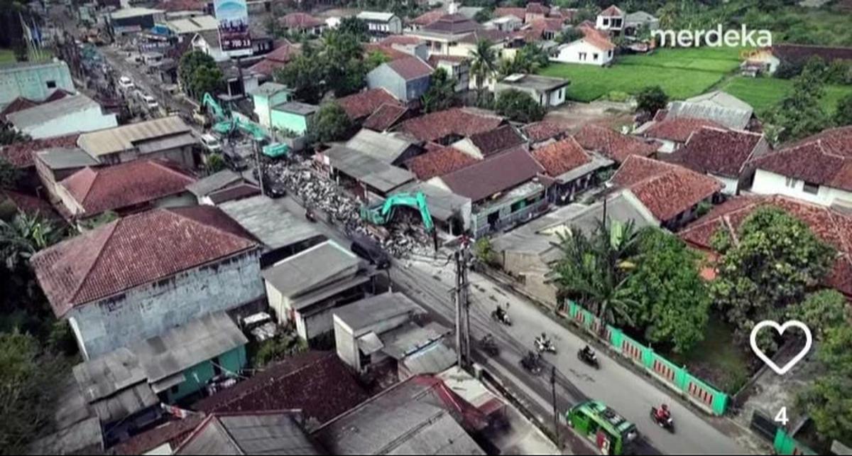 Pengerjaan perbaikan dan rekosntruksi jalan di Parung Panjang Kabupaten Bogor
