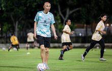 FOTO: Melihat Kesibukan Coach Satoru Mochizuki Siapkan Mental Timnas Indonesia Putri U-17 di SUGBK Jelang Piala Asia 2024 di Bali
