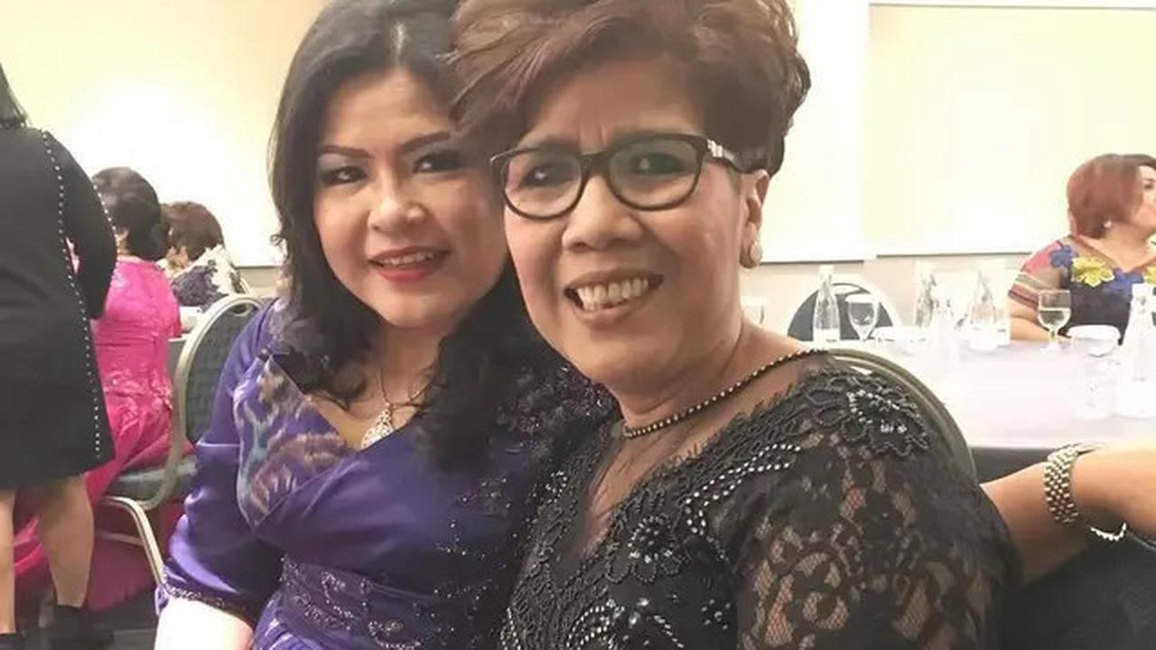 Galeri Foto Rita Butar Butar Pakai Dress Brokat, Busananya Selalu Maksimal saat Bernyanyi