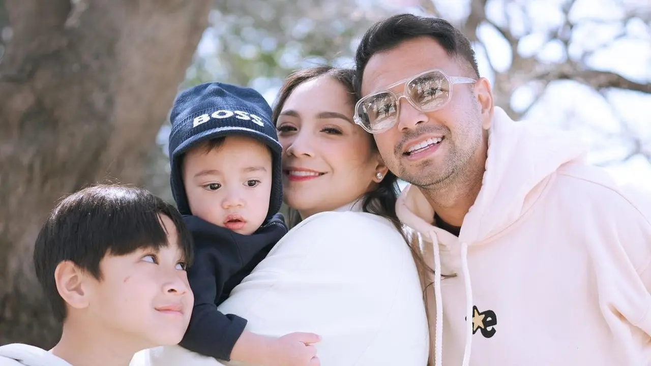 Keluarga Raffi Ahmad-Nagita Slavina