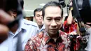  Usai menjalani sidang, Wawan meninggalkan gedung Pengadilan Tipikor. Jakarta, Senin, (26/5/14) (Liputan6.com/Fiazal Fanani)