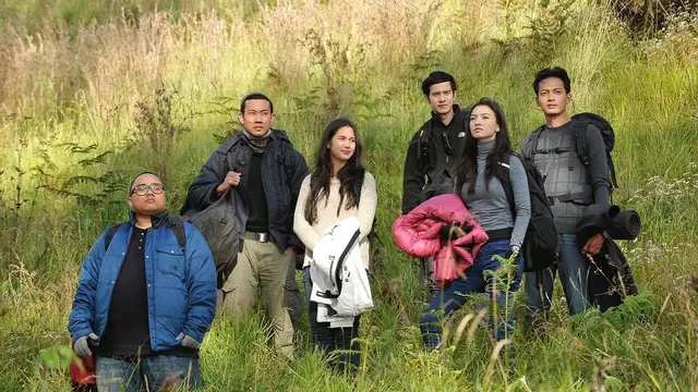 Raline Shah dalam film 5 cm (Instagram/ralineshah)