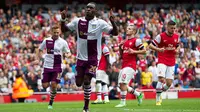 Dari 99 pertandingan bersama Aston Villa, Benteke sukses mencetak 49 gol.