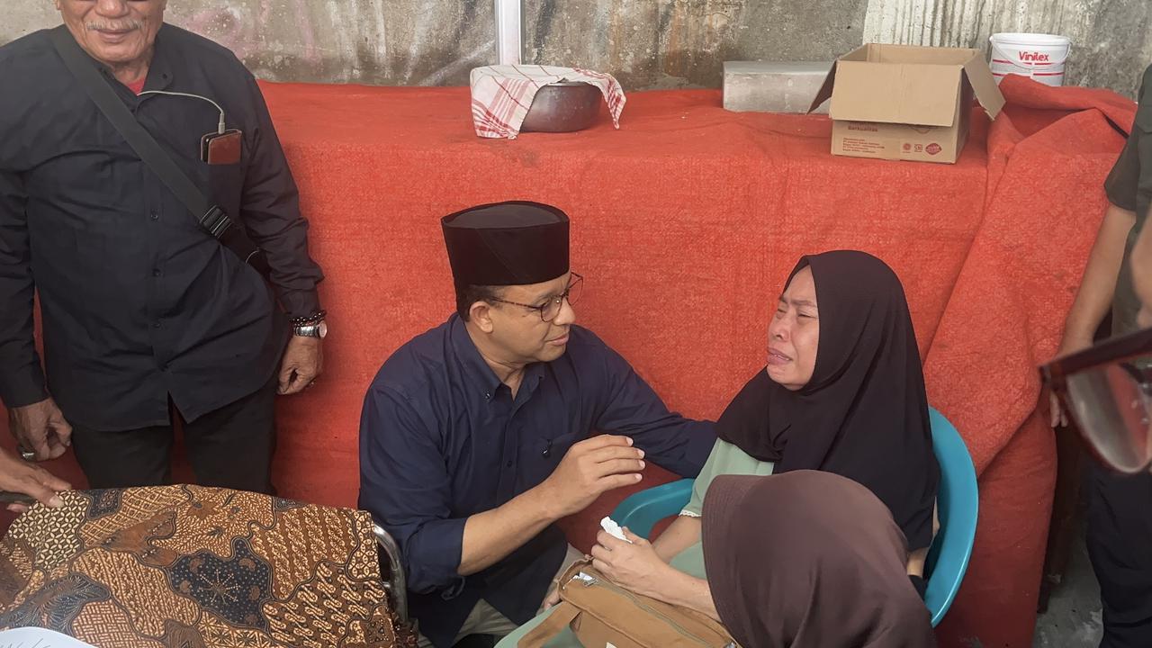 VIDEO: Tewas Dilindas Barracuda Brimob, Tangis Histeris Ibu Affan Depan Anies: Anak Saya Enggak Ada Pak