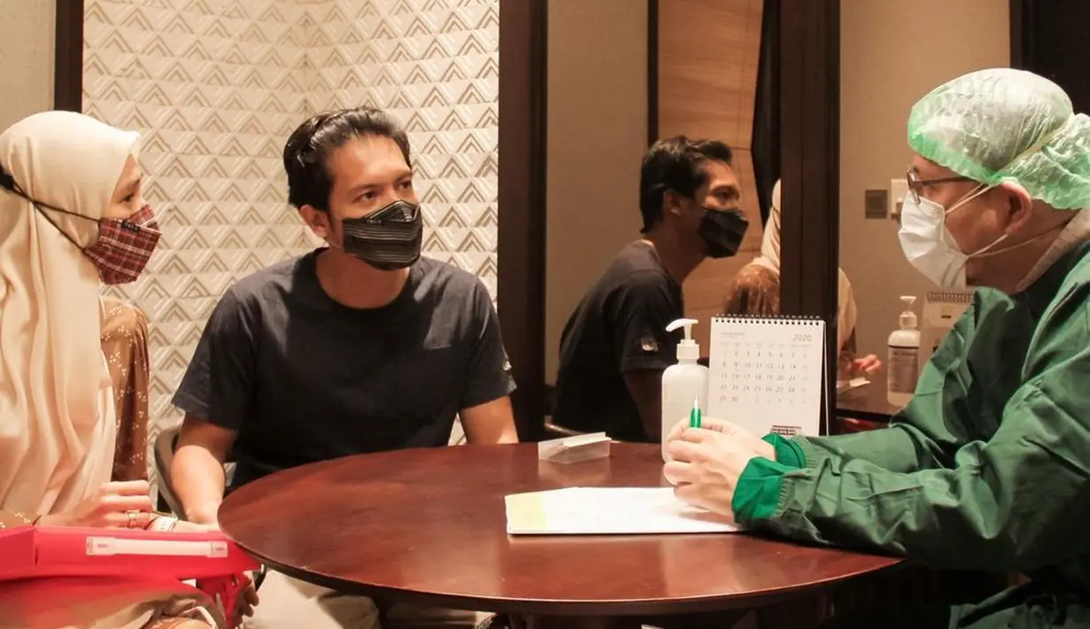 Dimas Seto dan Dhini Aminarti (Instagram/dhiniaminarti)