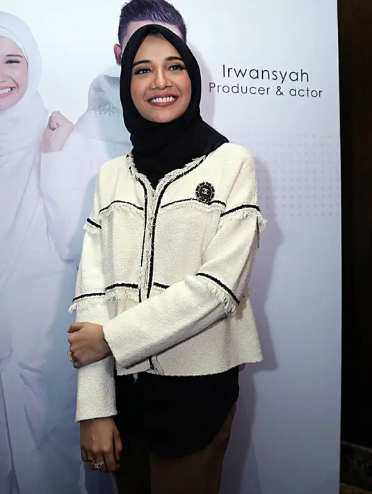 Aktor 32 tahun ini memiliki alasan lain bergabung dengan banyak selebriti dalam bisnis baru yang sedang dijalankan kali ini. Ia mengaku banyak mendapatkan ide saat bersama dengan rekan-rekannya. (Deki Prayoga/Bintang.com)