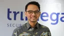 Direktur Utama PT Trimegah Sekuritas Indonesia Tbk Stephanus Turangan saat sesi foto usai acara RUPST Trimegah Sekuritas di Jakarta, Rabu (26/8/2020). Trimegah terus berupaya mengoptimalkan setiap peluang transaksi dengan mengedepankan layanan secara digital dan edukasi. (Liputan6.com/Fery Pradolo)
