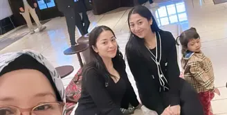 Dua kakak beradik Nikita Willy dan Winona Willy kembali menikmati momen liburan bersama. [@yorafebriana].