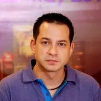 Kalau melihat wajahnya yang seperti ini, kalian akan menyangka kalau dia masih sangat muda (Wimbarsana/Bintang.com)